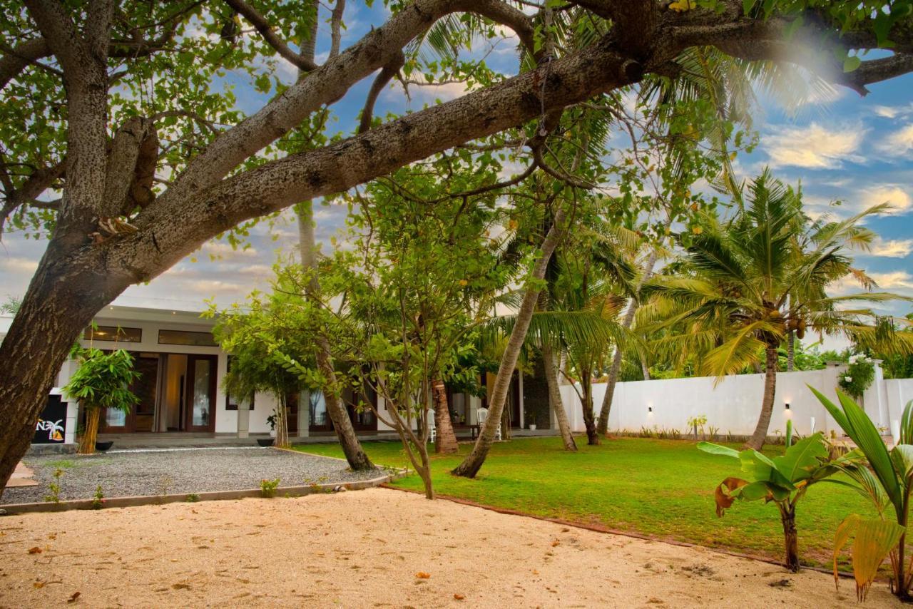Hiru Lagoon Negombo Buitenkant foto